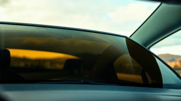 Top 5 avantages d’utiliser un film teinté pour vitre de voiture